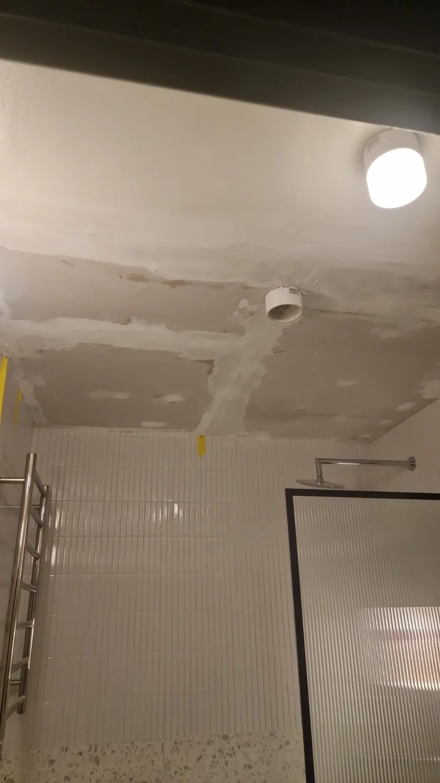 Bathroom ceiling preparation before finishing
